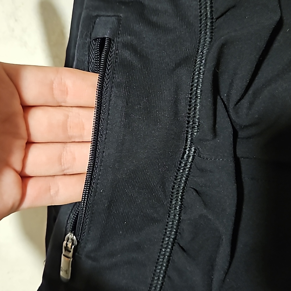 Under Armour athletic shorts - Picture 7 of 9
